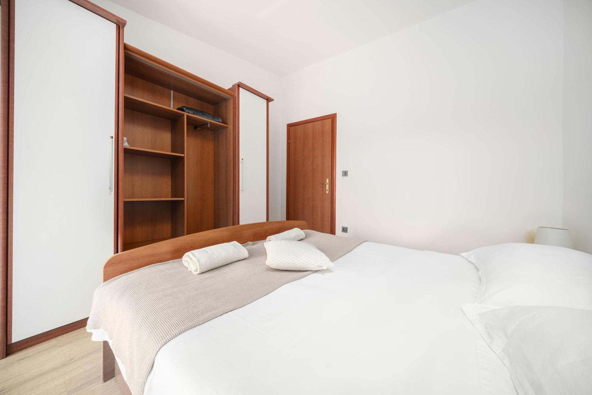 Apartments Vitis - City Centre - Free Parking Vodice Esterno foto
