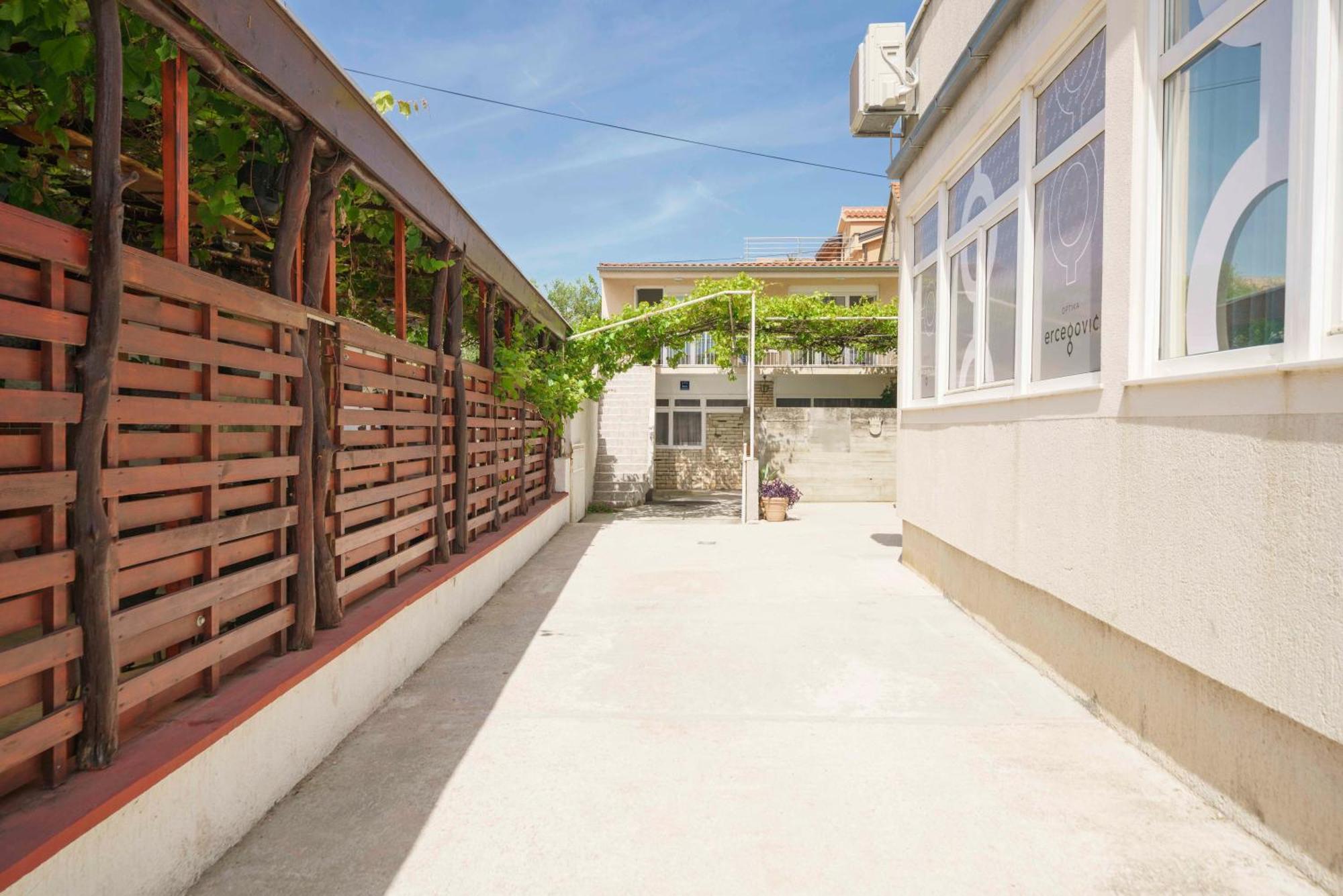 Apartments Vitis - City Centre - Free Parking Vodice Esterno foto