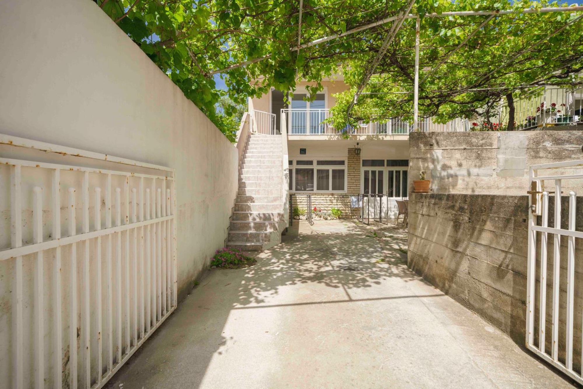 Apartments Vitis - City Centre - Free Parking Vodice Esterno foto